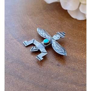 Pin de Plata de Ley y Turquesa Hecho a Mano Estilo Navajo Vintage, Joyería Coleccionable Cultural - Product Image 4