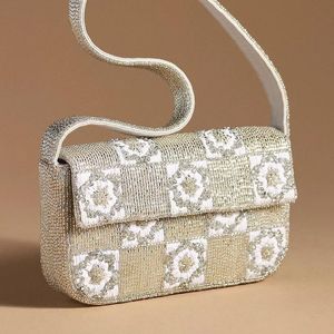 กระเป๋าถือปักลายพร้อมเข็มขัดคาดเอว - Product Image 4