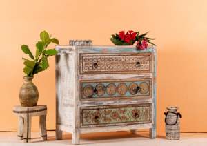 Commode indienne à trois tiroirs artisanale en bois recyclé remarquable - Product Image 2