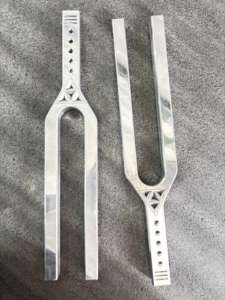 Diapasón de Calidad Gigante para Afinación de Llaves, Fabricación MARS, D288HZ y A432HZ para Uso Hospitalario, Personalizable OEM - Product Image 6