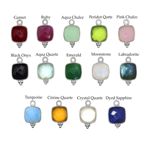 Pendentif artisanal en pierres précieuses mélangées, serti, pierre précieuse facettée, petit charme, style trois Rawa, bijoux - Product Image 2