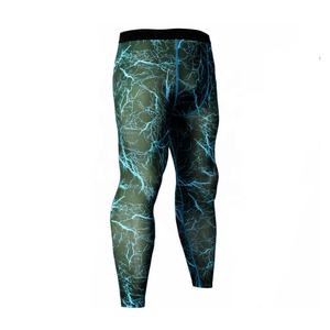 Leggings de sublimation professionnels pour hommes en plein air/sport avec logo personnalisé Leggings de yoga à sublimation à la taille élastique imprimés sur toute la surface - Product Image 1
