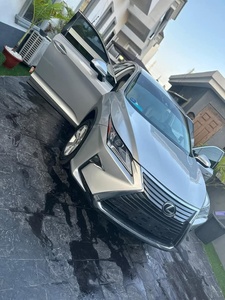 Découvrez notre RX 350 d'occasion 2017 à prix avantageux, couleur argent atomique, moteur 3.5 V6, avec des offres de livraison gratuite. - Product Image 5