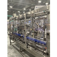 Machine de remplissage et de bouchage automatique de fabrication indienne pour bouteilles utilisée dans l'industrie alimentaire et des boissons disponible au prix d'usine