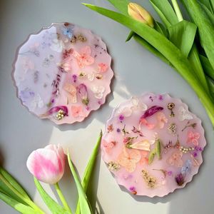 Hermoso juego de posavasos de resina hechos a mano para decoración del hogar, elaborados con material duradero, ideales para regalar. - Product Image 6