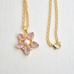 Ensemble de pendentifs unisexes pour enfants en laiton avec finition antique superposée, serti de pierres, bijoux de mode faits à la main, vente en gros pour l'exportation - Product Image 6