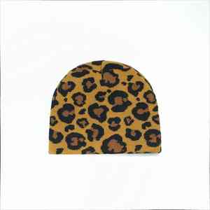 Gorro de invierno ligero y elástico, diseñado para fitness, correr y actividades al aire libre, que ofrece calidez sin pesar. - Product Image 1