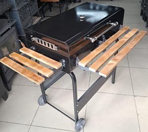 Parrilla de Carbón para Asados Dorello con Acero Inoxidable y Estantes Laterales de Madera, Ahumador Grande para Exteriores con Ruedas, para Asar Pavo - Product Image 3