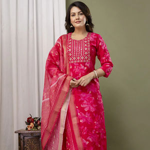 Ensemble Kurta élégant en tissu rayonne, vêtements ethniques indiens, avec dupatta, ensemble Kurta pour femmes, vêtements de fête, au meilleur prix - Product Image 1