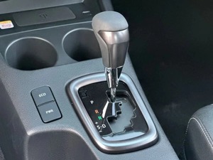 Nueva Camioneta Doble Cabina Negra con Tracción en las Cuatro Ruedas, Automática, Volante a la Izquierda/Derecha, Bajo Kilometraje, Interior Oscuro, Híbrida de Gasolina - Product Image 6