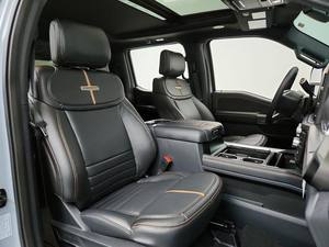 Magnifique Ford F-450 Super Duty Platinum 2024, transmission automatique, V8 cylindres - Product Image 3