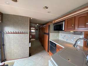 Winnebago A-d-v-e-n-t-u-r-e-r 37F d'occasion de 2014 prêt à être vendu - Product Image 4