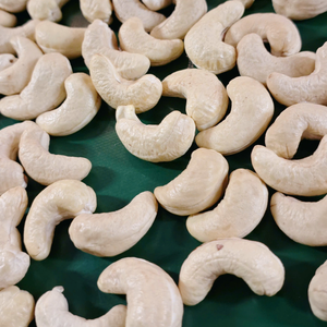 Anacardos Kaju Badam al por mayor frutos de nuez SANTIGO anacardos W240 servicio 24/7 - Product Image 1