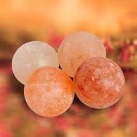 Boule de massage déodorante en sel de l'Himalaya naturel poli, sculptée en opale, par Anwar Enterprises (OEM)