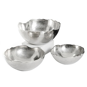 Service de table pour la maison et l'hôtel, bols à soupe de luxe, design martelé, style unique, bol en métal avec support doré - Product Image 4