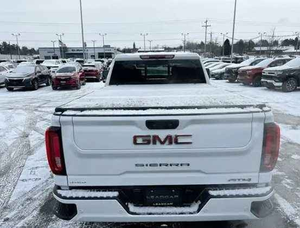 Increíble Camioneta G-M-C Sierra 2500HD AT4 2023 Usada en Perfectas Condiciones, Cabina Doble, Tracción en las Cuatro Ruedas, Volante a la Izquierda, Asientos de Cuero, 50001-75000 Millas, Cámara Trasera - Product Image 5