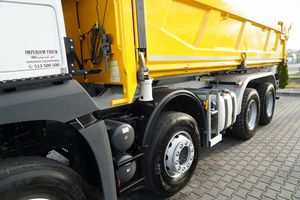 Camion benne d'occasion Mercedes-Benz Arocs 3243 Euro 6, modèle 2021, d'occasion, en parfait état - Product Image 2