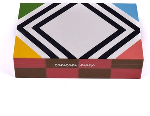 Caja de Almacenamiento de Joyas Personalizada de Resina Hecha a Mano, Diseño con Incrustaciones Coloridas, Organizador Decorativo para Anillos, Aretes y Accesorios Pequeños - Product Image 2