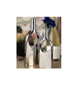 Vase à fleurs en métal argenté ajoute une élégance intemporelle à n'importe quelle pièce en alliant durabilité et rehausse la beauté naturelle des fleurs. - Product Image 5