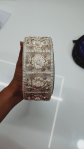 Tela de encaje bordado floral colorido vibrante y detallado con patrones intrincados, perfecto para la moda de alta gama - Product Image 4