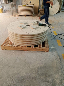 แผ่นไม้อัดสำหรับทำแกนม้วนสายเคเบิลแบบกำหนดเอง ตัดด้วยเครื่อง CNC พร้อมเจาะรูสำเร็จรูป แผ่นด้านข้างทำจากไม้เบิร์ชวีเนียร์  ยังไม่ผ่านการตกแต่ง คุณภาพชั้นหนึ่ง เกรด E1 - Product Image 2