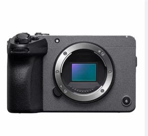 Caméra Cinéma Hybride APS-C de Qualité Supérieure avec Capteur 26MP, Enregistrement 4K, Sortie 10 bits et Monture d'Objectif Interchangeable - Product Image 3