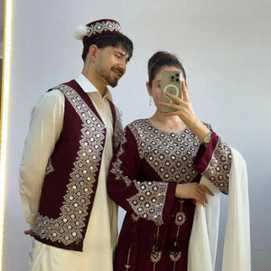 Vestido de Novia Tradicional Étnico Vintage de Pakistán, Largo Hasta el Suelo, de Manga Larga, Hecho a Mano, Personalizable, de Tela, Cultural Pashtún - Product Image 1