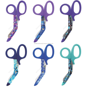 Tijeras Quirúrgicas StyleMate con Hojas Recubiertas con Estampado de Moda, Acero Inoxidable 420, Serradas, Autoclavables a 143°C - Product Image 2