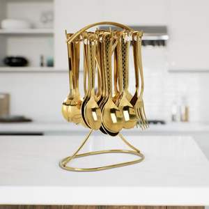 ชุดช้อนส้อมสีทองหรูหราที่มีโครงสร้างสแตนเลสที่แข็งแรงเหมาะสำหรับการรับประทานอาหารที่ทันสมัย - Product Image 1