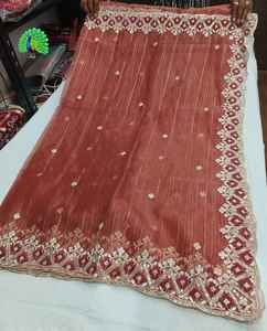 Sari de organza moderno de alta calidad a precio de fábrica de alta demanda para ropa de fiesta de boda india y pakistaní directo de la India - Product Image 5