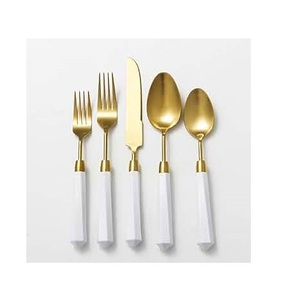 Manche en résine époxy pour couverts couverts couleur or avec manche en résine maison hôtels table vaisselle ustensiles ensemble de cuillères de service - Product Image 1