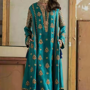 ÉBLOUISSANTE BRODERIE SUR ROBE LONGUE KURTA ET PANTALON AVEC PERLES DE VERRE EN CRISTAL, PERLES, PIERRE, DABKA WORK FOR PARTY-WEAR @ 2024 - Product Image 1