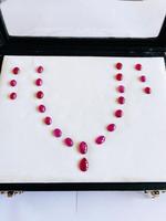 Seltener Qualitäts-Naturrubin in Ovaler Cabochon-Schliffform, Loser Edelstein für Handgefertigten Schmuck, IGI-Zertifiziert, Rote Farbe, 54,50 Karat, Großhandel