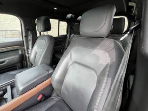 Land Rover Defender X-Dynamic SE 2023 Usado en Buen Estado - Product Image 5