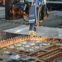 Nueva Máquina de Corte Láser de Fibra de Alta Resistencia Serie GS-HD con Enfriamiento por Agua para Chapa Metálica CNC 12kW-20kW de Alta Precisión