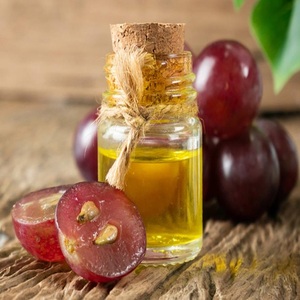 Huile de pépins de raisin pressée à froid | 100% pure et naturelle et riche en antioxydants | Idéal pour les soins de la peau et des cheveux | Wholesale Bulk Supply - Product Image 2