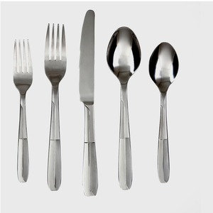 Logo personnalisé en vrac livraison rapide restaurant hôtel en acier inoxydable couverts couteau fourchette cuillère ensemble de couverts finition nickelée - Product Image 4