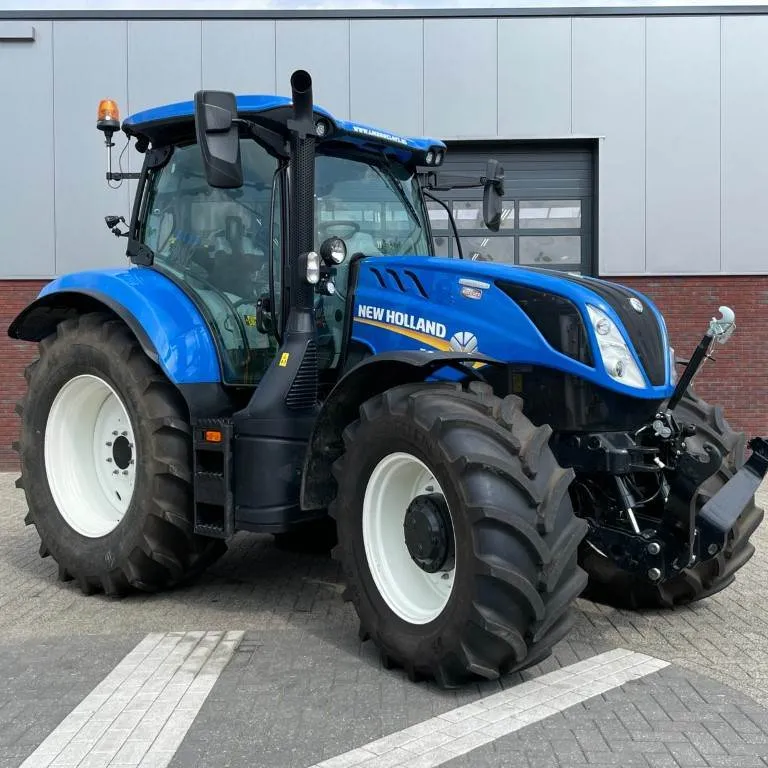 Good condition Used Tractor NewHolland SNH704 without cab for farm works traditional 4 wheel drive Low price