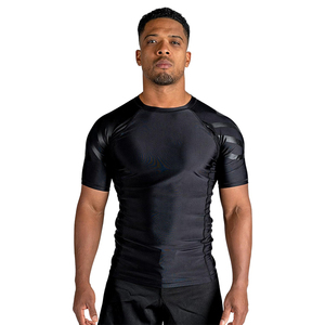 Vêtements de sport en gros, chemises de compression pour adultes, couleur noire, manches courtes, polyester et élasthanne, logo personnalisé, rashguards - Product Image 1