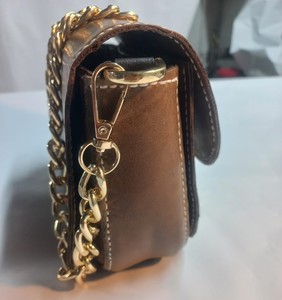 Sac bandoulière en cuir véritable de haute qualité pour femmes, design vintage, facile à transporter, fermeture à rabat, chaîne pour un usage quotidien - Product Image 5