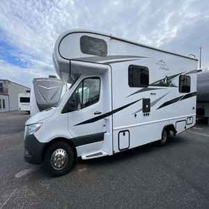 Compre una caravana moderna, totalmente equipada, lista para exportar, con cocina de lujo, ligera, 4x4, para 6-8 personas. - Product Image 1