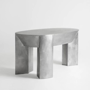 Consola de sala de estar contemporánea, mesa ovalada de aluminio hecha a mano con diseño modernista único, pieza de declaración, decoración del hogar - Product Image 4