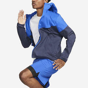 Chaqueta cortavientos para exteriores de marca personalizada para hombre, chaqueta cortavientos ligera con capucha de tela ecológica impermeable para invierno - Product Image 1