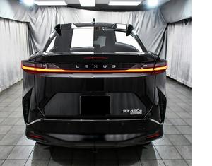 Increíble Lexus RZ 450e Luxury AWD 2023 en perfectas condiciones con poco kilometraje en stock, ofrecido a una oferta increíble que no querrás perderte - Product Image 2