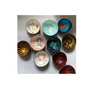 ชามเปลือกมะพร้าวเคลือบเงา BLFC ชามทำมือจากวัสดุธรรมชาติเปลือกมะพร้าวเคลือบเงา ของตกแต่งบ้าน งานฝีมือเวียดนาม ราคาถูก - Product Image 1