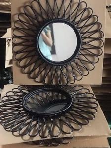 Miroir de décoration intérieure suspendu en rotin naturel, design unique fait à la main - Product Image 6