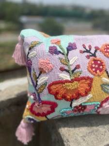 Housses de coussin décoratives faites à la main, écologiques, durables, brodées sans azo, en coton, 50x50 cm, pour l'intérieur, réchauffant Noël - Product Image 2