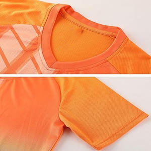 เสื้อฟุตบอลย้อนยุคเสื้อฟุตบอลผู้ชายเสื้อฟุตบอลคลาสสิกผ้าโพลีเอสเตอร์100% เรียบ - Product Image 4