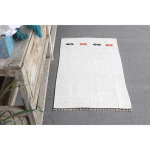 Petit tapis vintage 1,8x3 pieds, tapis turc Kilim blanc en laine marocaine - Product Image 3