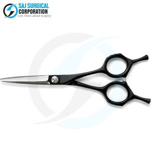 Tijeras de peluquero de diseño de belleza negra contemporánea Tijeras de pelo de acero japonesas de diseño de mango innovador para salones modernos - Product Image 1